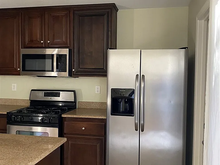 1159 Grove Park St — Photo 7