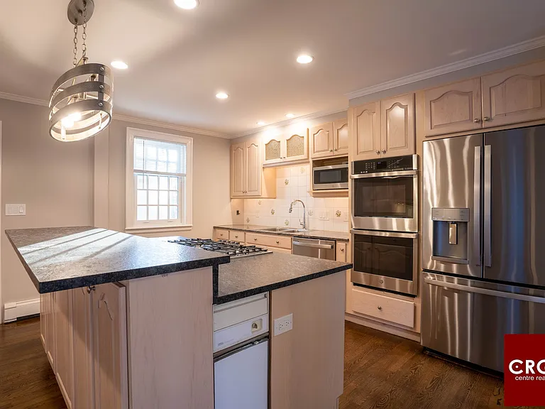 40 Puddingstone Ln #1D — Photo 2
