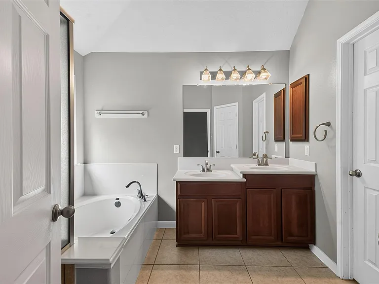 18154 Williams Elm Dr — Photo 17