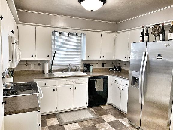 4th image of 3026 Avenue H