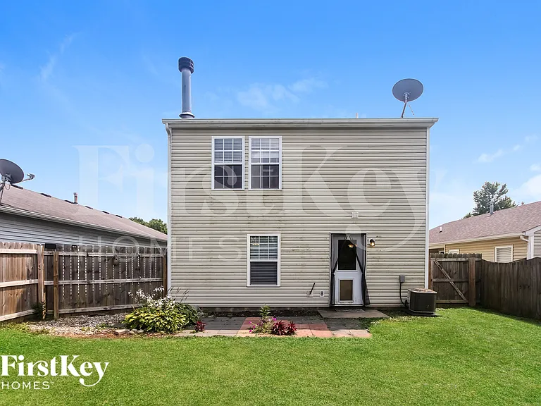 10672 Glenayr Dr — Photo 15