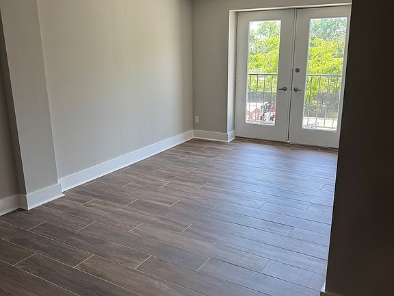 3rd image of 5630 Pershing Ave #25