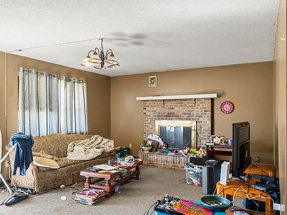 5th image of 1139 Wooten Rd