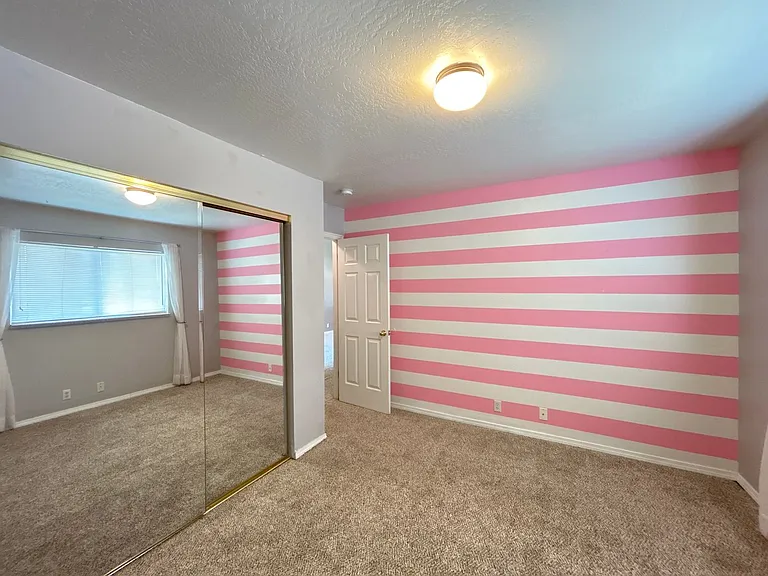 581 S 225 W — Photo 14