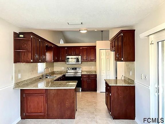 2nd image of 11 Crazy Horse Ct