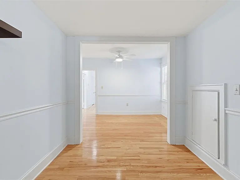 555 18th Ave NE — Photo 21