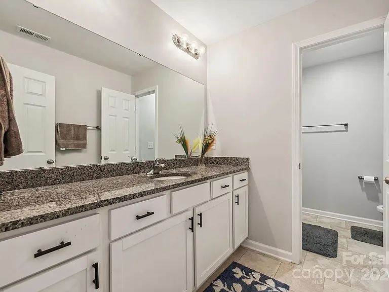 7608 Denbur Dr — Photo 17