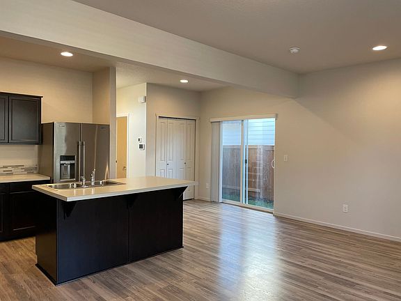 5th image of 536 NE 138th Pl