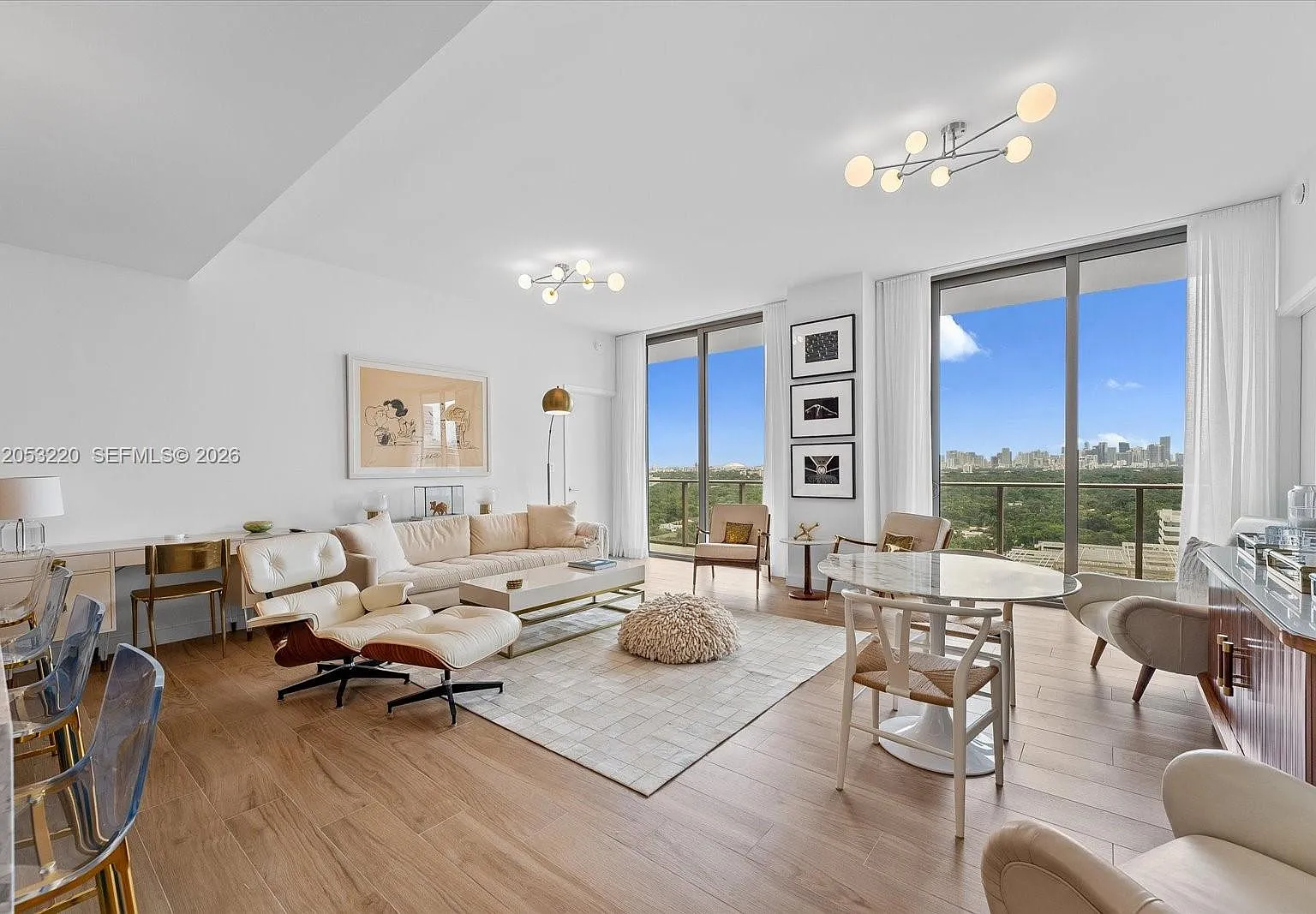 2 bed, 2.5 bath, 1207 sqft, $16,500 — Photo 2