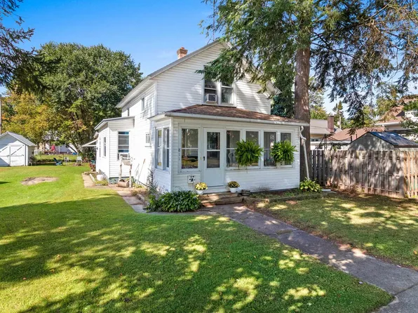 811 S Lafayette St, Shawano, WI 54166