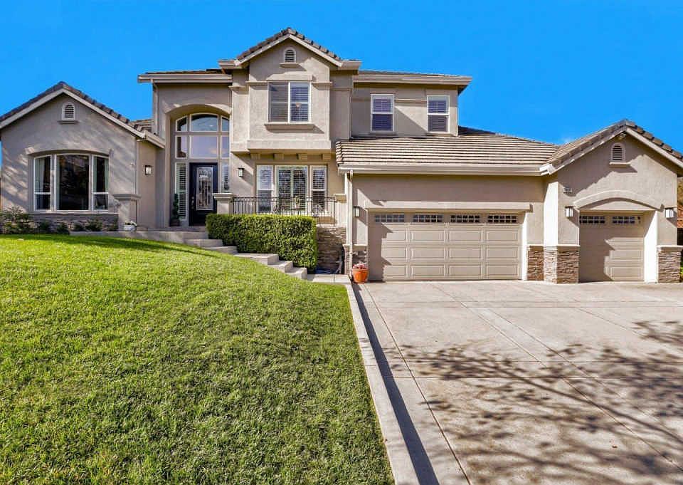 1st image of 16635 Eagle Island Ct