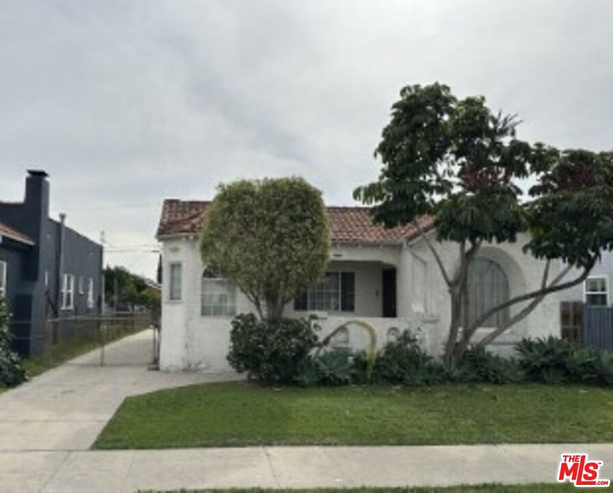 1st image of 1120 W 64th St