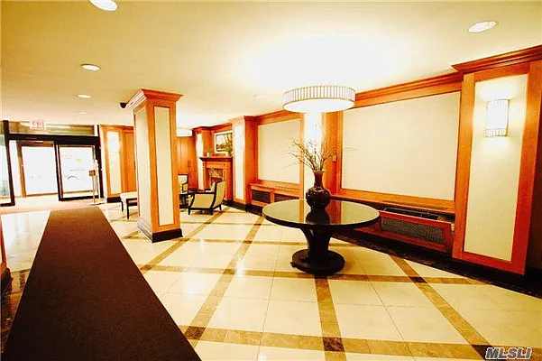 Sold by Remax City Square | media 23