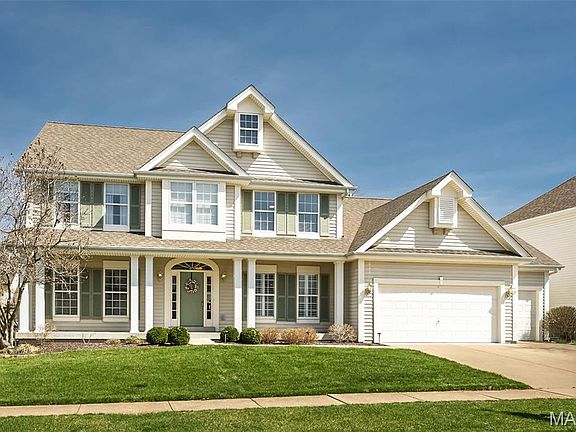 2nd image of 724 Lakeshore Meadows Dr