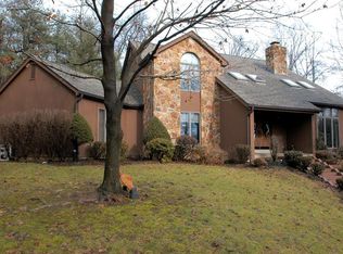 227 Meadowfield Ln, Clairton, PA