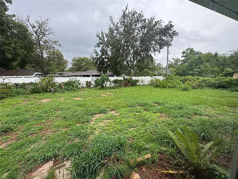 1079 Seminole St — Photo 4