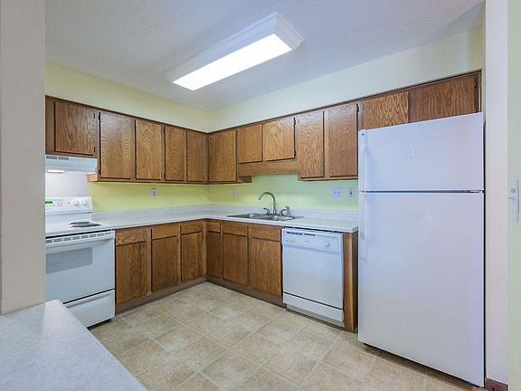 2nd image of 221 Grand Ave W APT 205