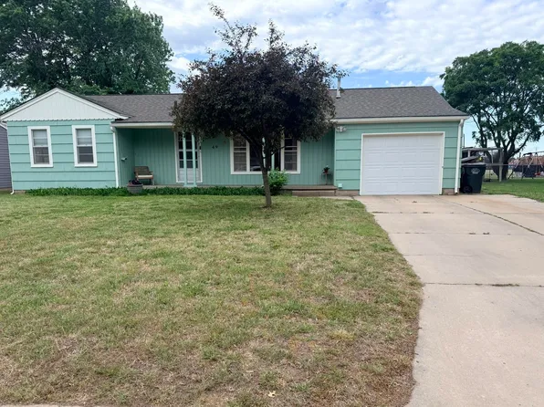 49 Random Rd, Hutchinson, KS 67502
