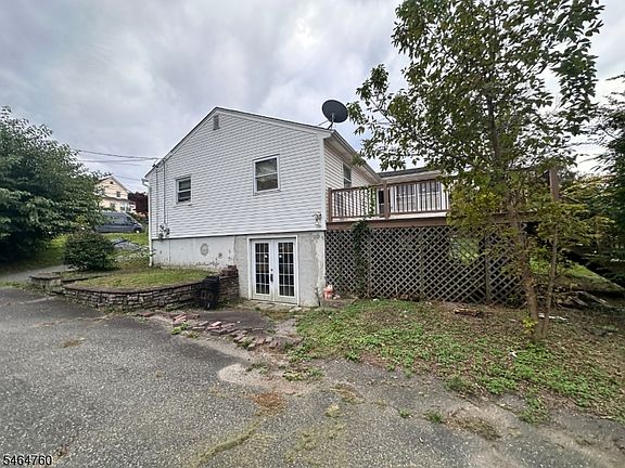 3rd image of 270 Munsonhurst Rd