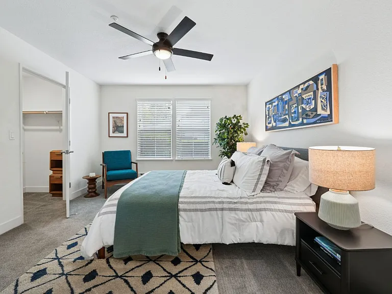 The Presidio Apartments — Photo 33