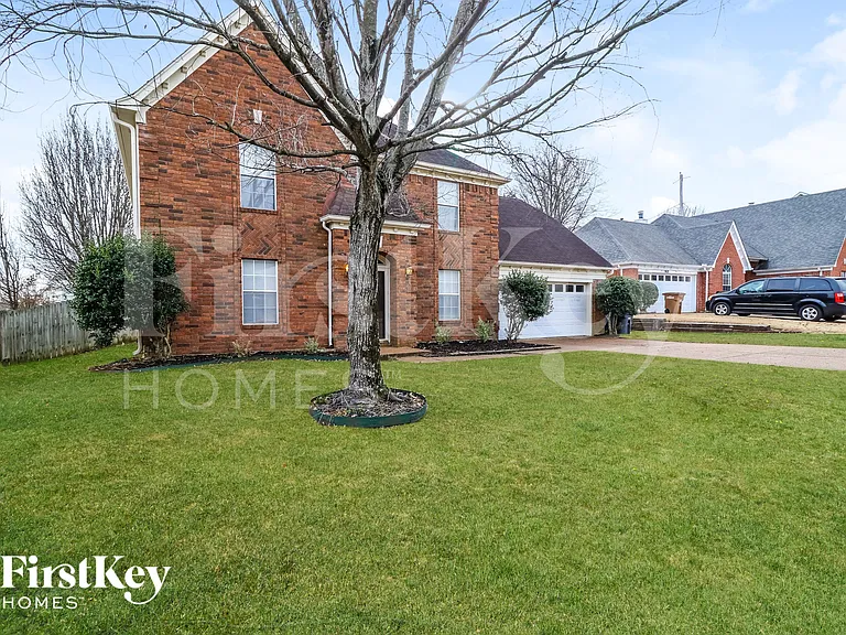 9689 Kingsridge Dr — Photo 2