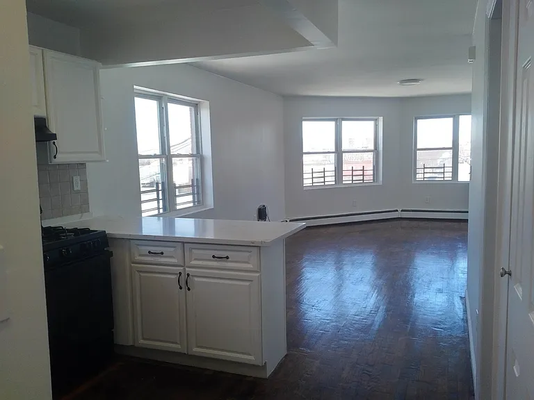 Wortman Ave — Photo 14