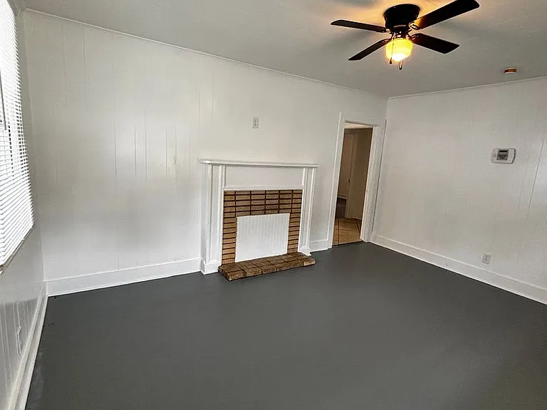 114 Calvary Dr — Photo 2