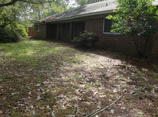 1858 Lakeside Dr, Vicksburg, MS 39180