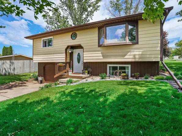 404 Elliott Street, Dodgeville, WI 53533