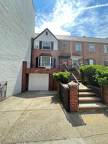 25-63 43rd St #1 Photo 1 25-63 43rd St #1 Photo 1