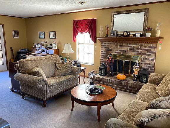 4th image of 5246 Roselawn Dr