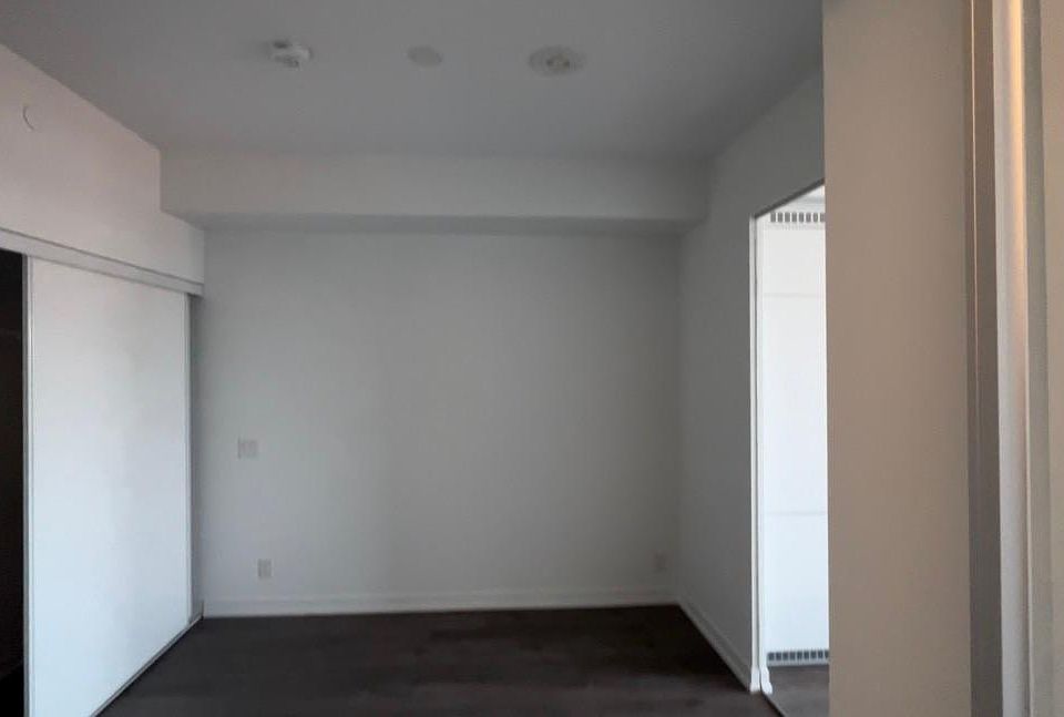 1st image of 270 Dufferin St