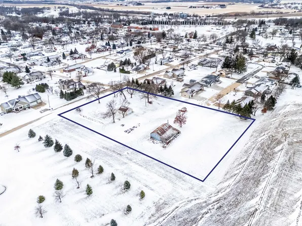 6409 Fenton Rd, Jesup, IA 50648