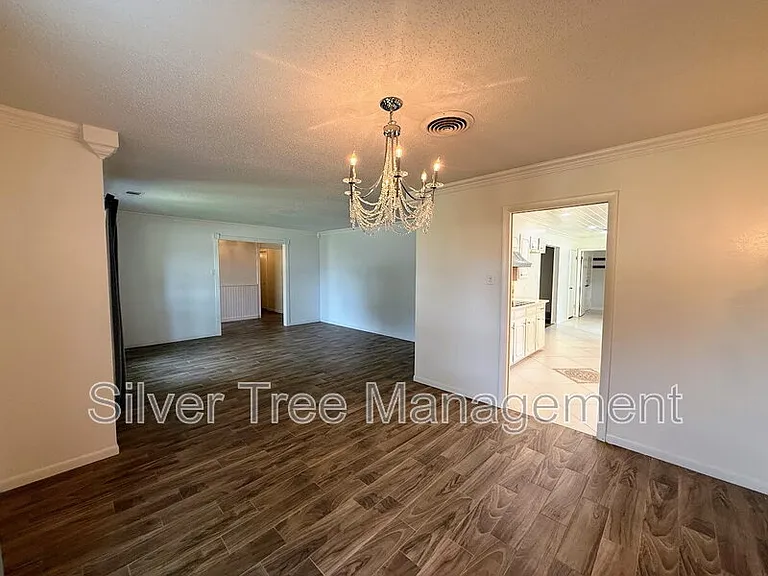 1710 Dickerson Dr — Photo 11
