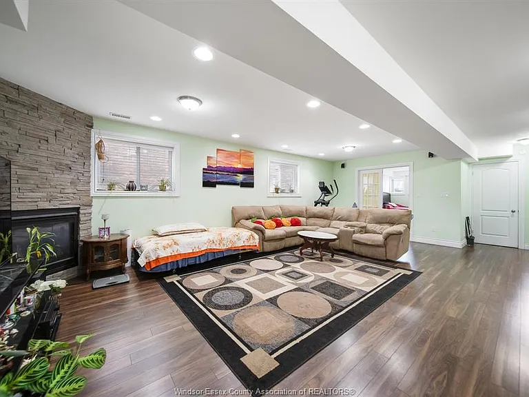 1937 Mark Ave #BASEMENT — Photo 6