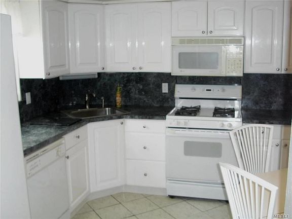 4th image of 160-20 98th St