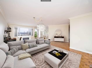 1375 River Rd APT 5D, Edgewater, NJ 07020