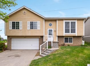 7614 Howell St, Omaha, NE 68122