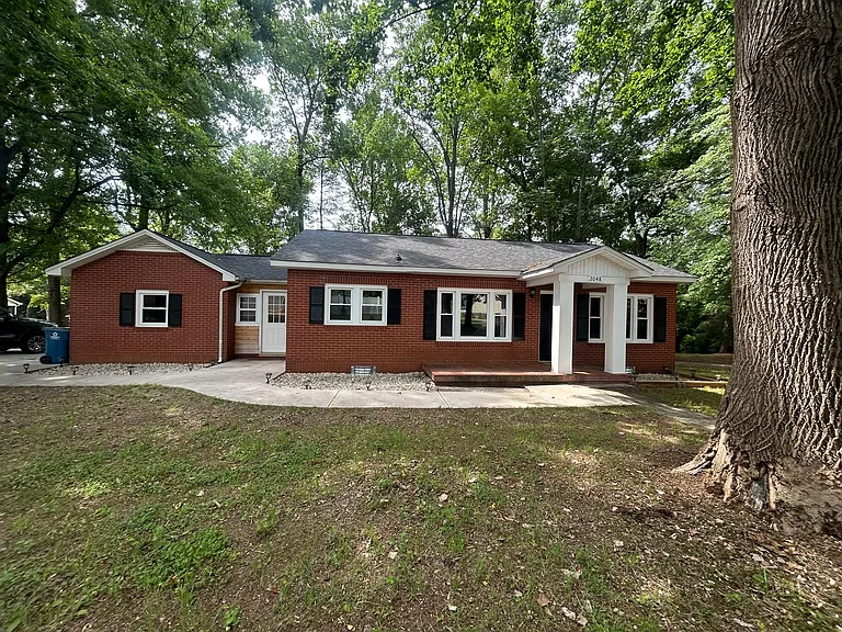 2048 Quiet Ln — Photo 1