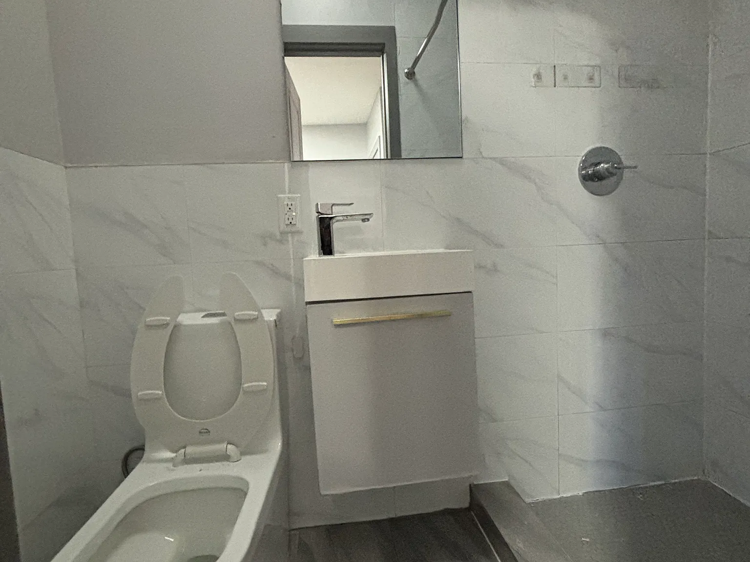 3 bed, 1200 sqft, $2,830 — Photo 4