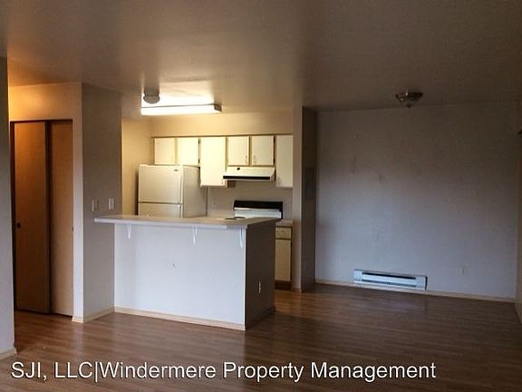 4th image of 15 Malcom St APT 205
