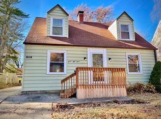 1253 SW Collins Ave, Topeka, KS 66604