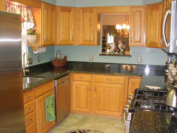 3rd image of 2313 N Chanticleer Ct