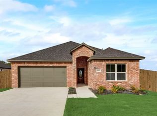 323 Cherry Point Dr, Palmer, TX 75152