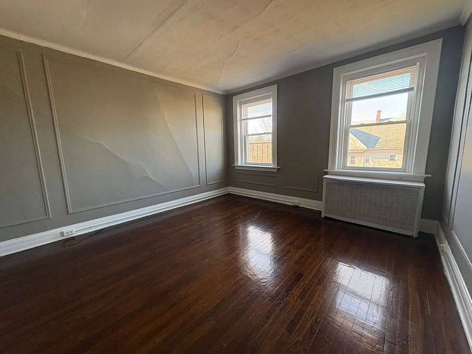 1st image of 1579 Chapel St #35