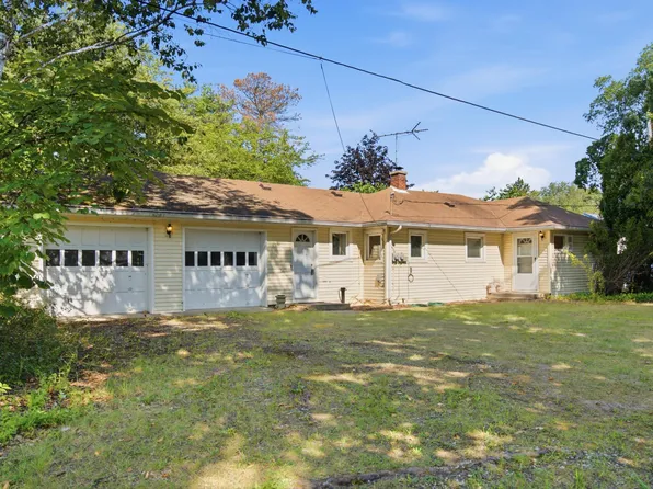 9835 Dexter Pinckney Rd, Pinckney, MI 48169