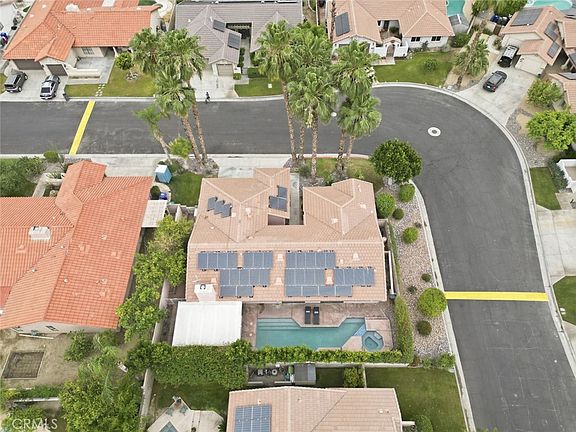 4th image of 75100 La Sierra Dr