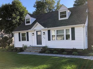 32 Bernard Rd, Wellesley, MA 02481