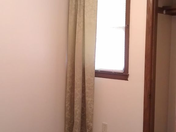 5th image of 318 Washington Ave #2
