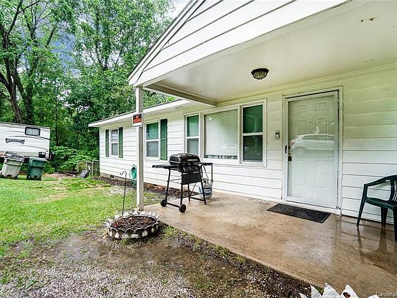4th image of 239 Dixon Cir